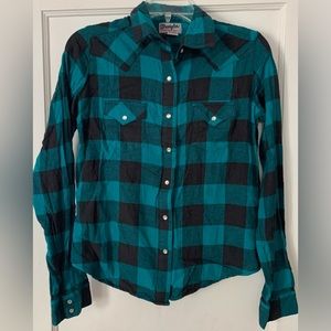 Woman’s Wrangler Wrancher plaid Flannel Western shirt